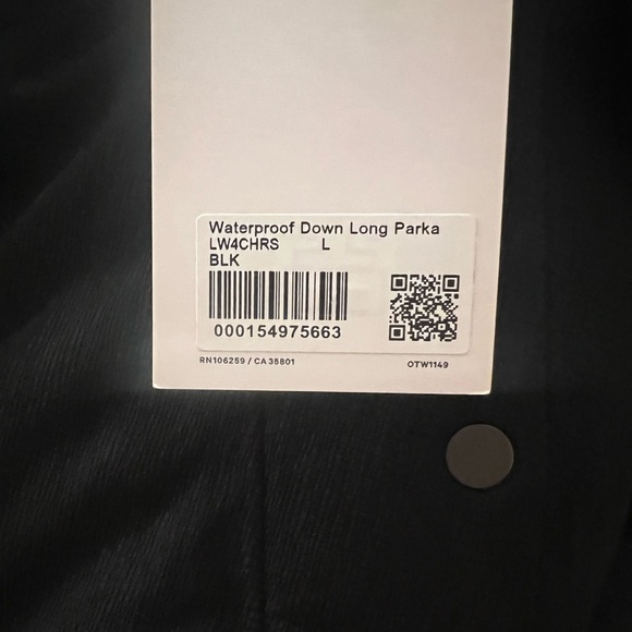 lululemon Waterproof 600-Down
Long Winter Parka/Coat, detachable hood, L, Black - Picture 6 of 16